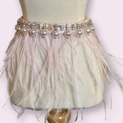Feathers, Diamonds, & Pearls Glam Collar - 10\'\'